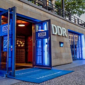 Eingang zum DDR Museum in Berlin